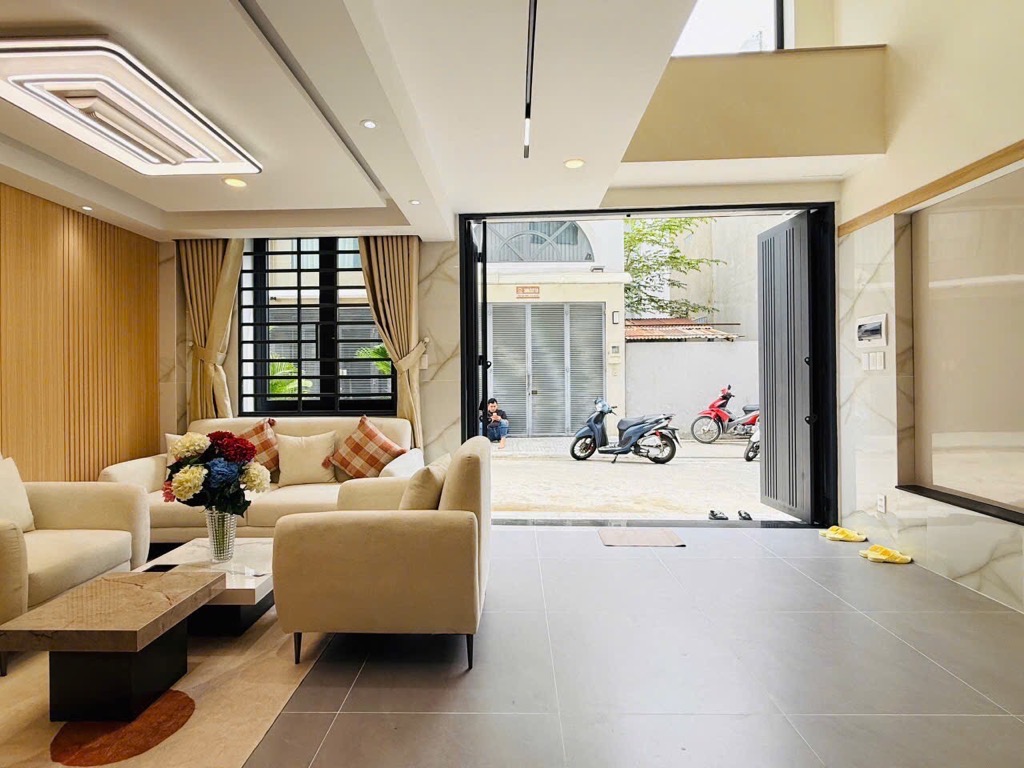 Siêu phẩm Gò Vấp – Nhà 5 tầng, ô tô vào tận nhà, hẻm rộng, gần Làng Hoa – Giá nhỉnh 8 Tỷ